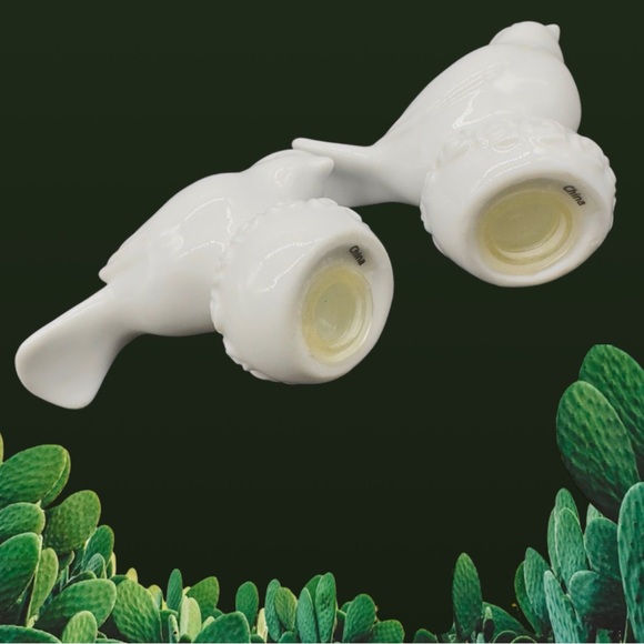 Ceramic Salt and Pepper Shaker Set 2 White Love Bird On Flower Stand 3”T - Picture 10 of 10